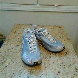 Woman's Athletic Sneakers